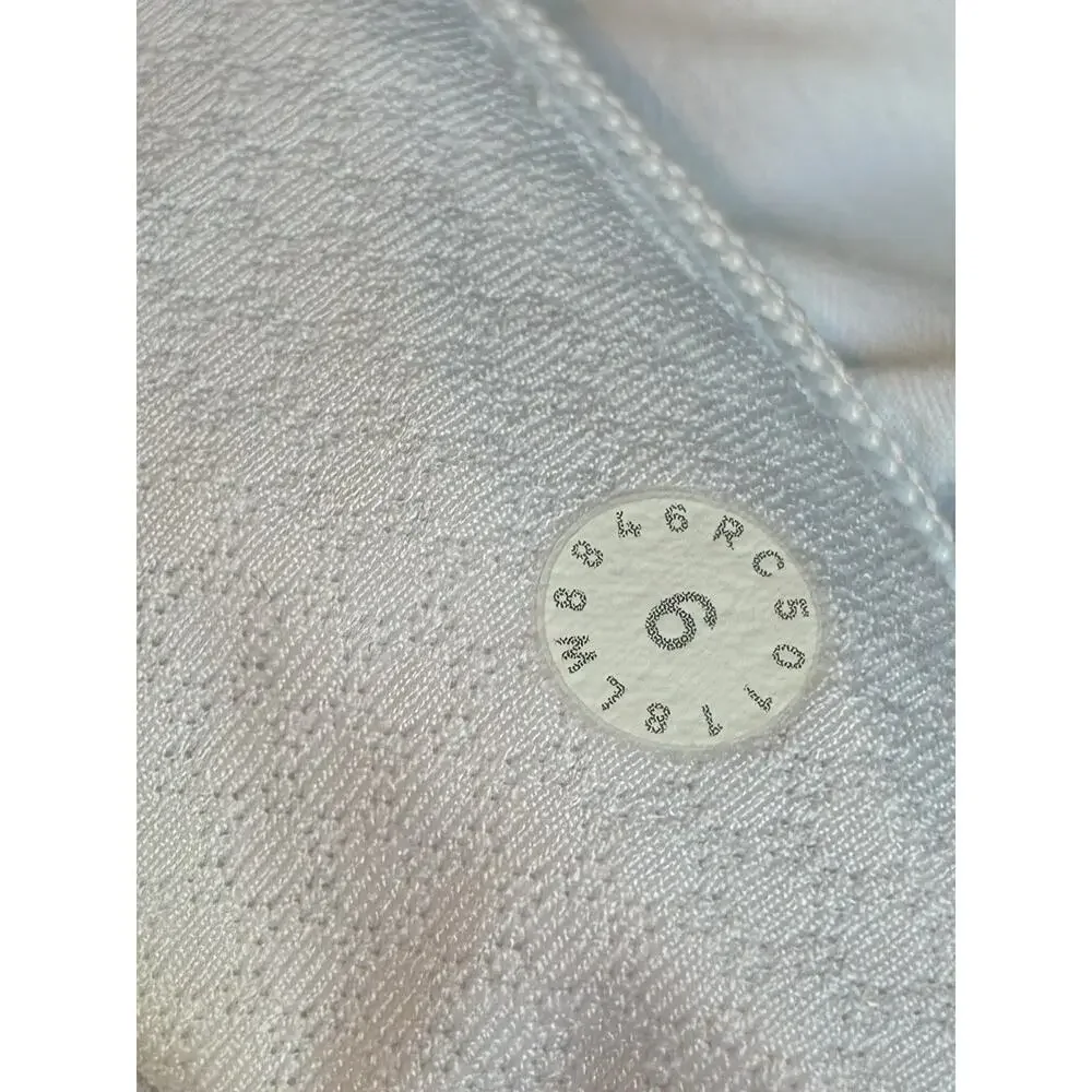 Lululemon Pace Rival Skirt Size 6 WHITE Mid-Rise Length *12” Excellent Cond